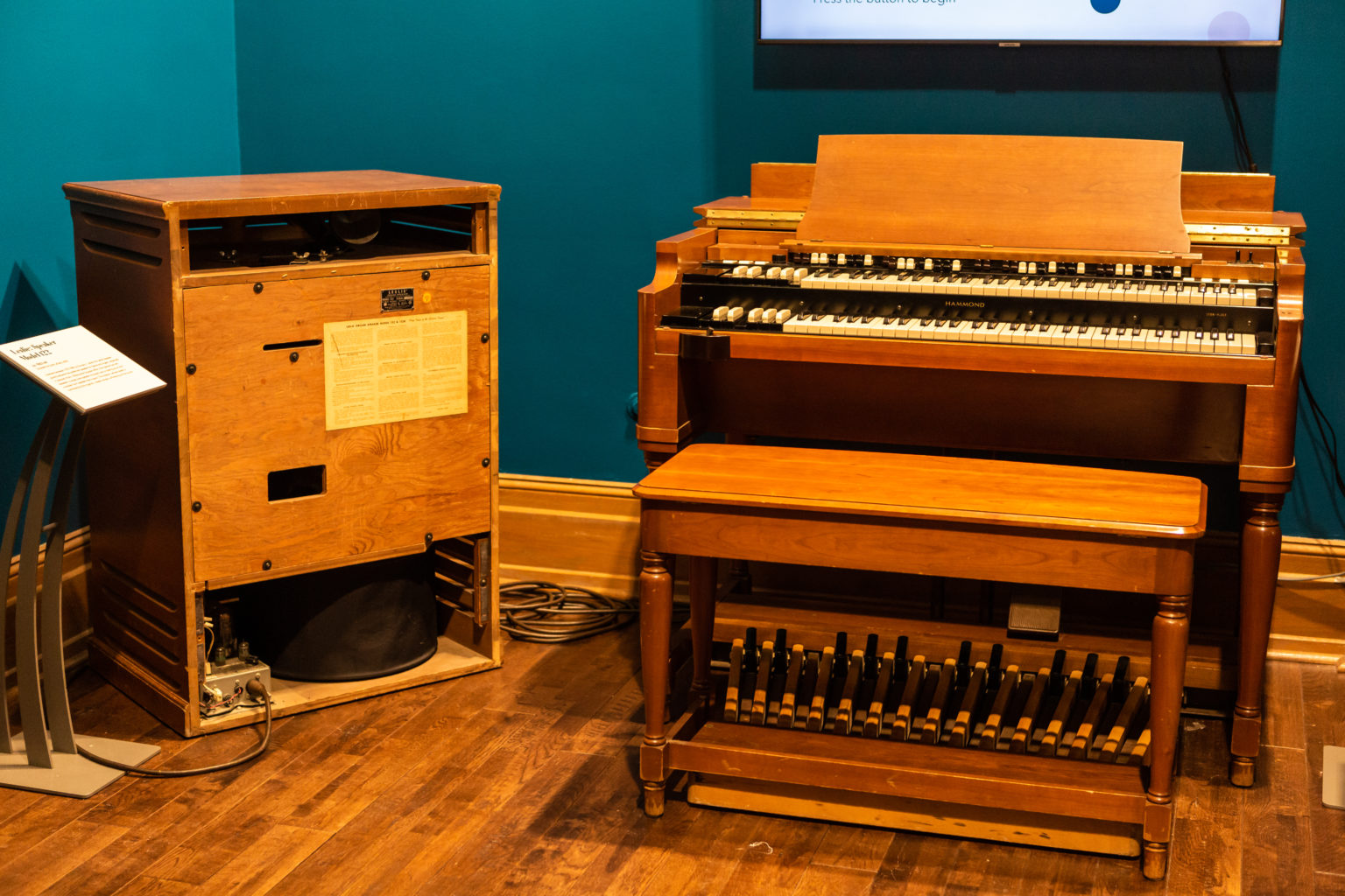 Hammond Electric Organ Model B3 Schubert Club